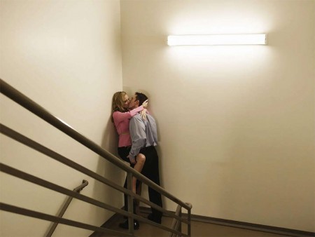 baiser dans les escaliers